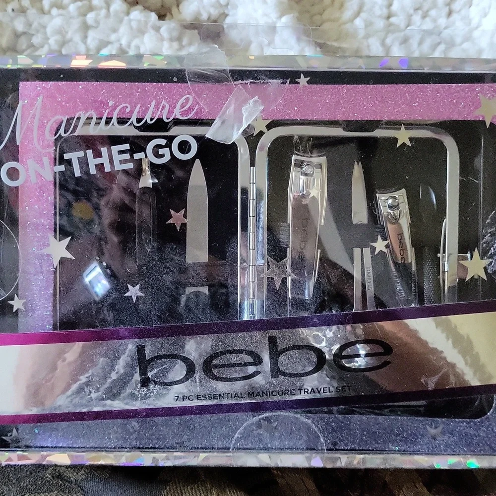 Bebe manicure boxed set silver case boxed tagged on the go seven items 💖 💕